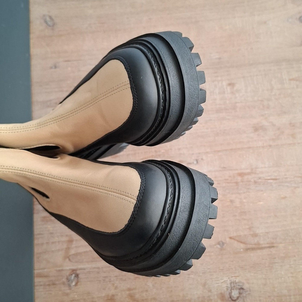NWOT Selected Femme Two-tone Black & Beige Platform Chelsea Boots (EU 37/US 6) - Picture 6 of 10